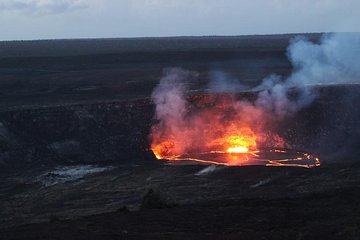 Private Tour from Hilo to Hawaii Volcanoes Natl Park Mercedes Van