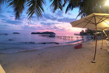 OnBird - PRIVATE SNORKELING CHARTER - Discover "U" Turn and Sunset BBQ on Island