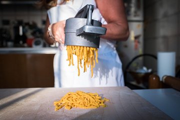 Private Pasta & Tiramisu Masterclass at a Cesarina's home with tasting in Modena