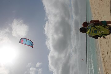 6h private kitesurf lesson