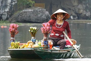Ninh Binh Backstreet Tours: BOAT + BIKE + HIKE + DAY IN THE LIFE