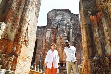 Cultural "Must-See" & 10 Day Family-Friendly Travel Sri Lanka (Half Board)