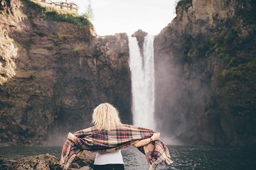 Woodinville Wine & Snoqualmie Falls: All-Inclusive Small-Group Tour from Seattle