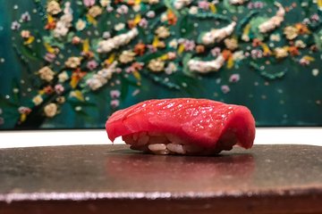 Luxury Sushi Class and Special Access at Toyosu Fish Market