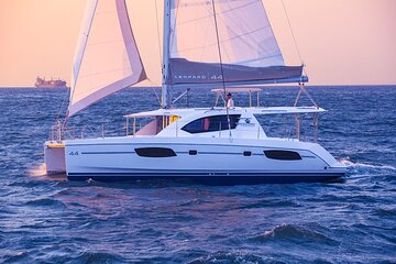 5-Hour Private 44' Leopard Luxury Catamaran 2-Stop Tour w/Food,Open Bar&Snorkel