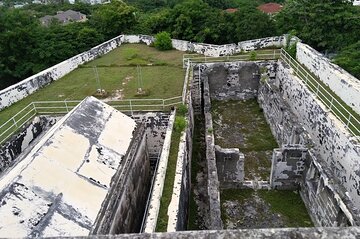 Private Guided Tour Through New Providence Island