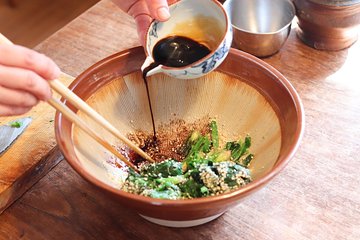 Private Market Tour & Japanese Cooking Lesson with a Local in her Beautiful Home
