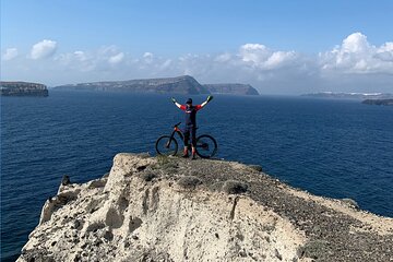 Private Electric Mountain Bike Experience and Skills Course in Santorini