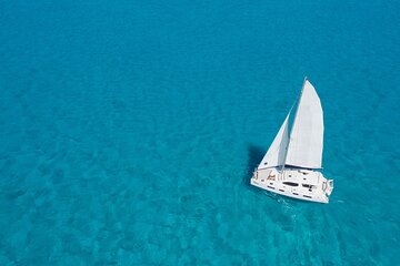 Isla Mujeres All Inclusive Luxury Catamaran & Snorkel from Cancun