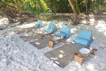 Private Full-Day Cruise and Snorkeling in Mahe with Beach BBQ