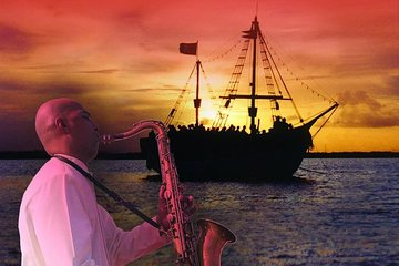 Perfect Date At Sunset - Sailing & Dinner in the Cancun Lagoon