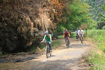 Luxury Hoa Lu- Tam Coc-Rural Village - Cycling-Cooking Class -Limousine Transfer