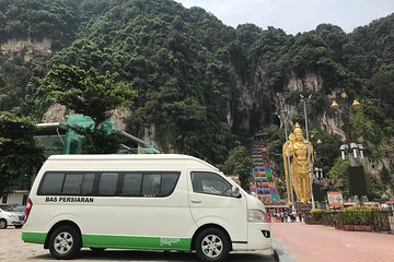 17 or 19 Hrs Kuala Lumpur Flexible Day & Night Van Tour from Singapore