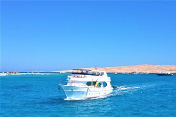 Full Day Charter Boat Trip | Snorkeling and Island
