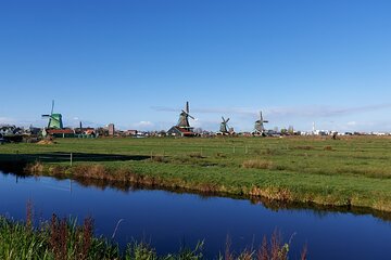 Small group Day Tour to Windmills, Volendam & Marken with Mercedes van (Max 8P)