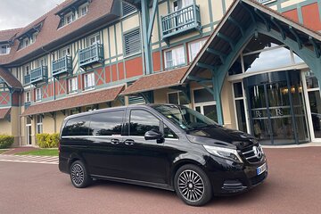 Transfer between Paris and airports CDG/ORLY/LBG (Van 8pax)