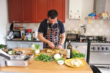 Private Mercato Centrale Tour and In-Home Cooking Class with a Florentine Chef