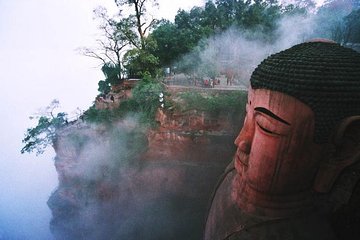Leshan Giant Buddha day tour with Van rental