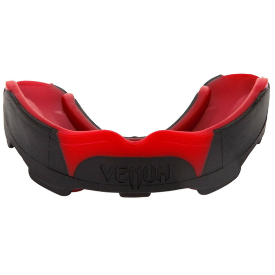 Venum Predator Mouth Guard Black/Red