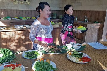Paon Bali Cooking Class and Batuan Temple Tour