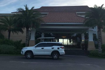 Private Car from Hue To Hoi an with English Speaking Driver